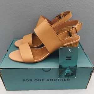 NWT TOMS Poppy Heel Sandal